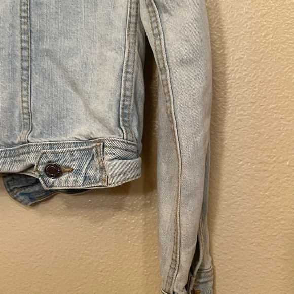 Mossimo Teen Wolf Malia Light Wash Jean Jacket - Picture 6 of 11